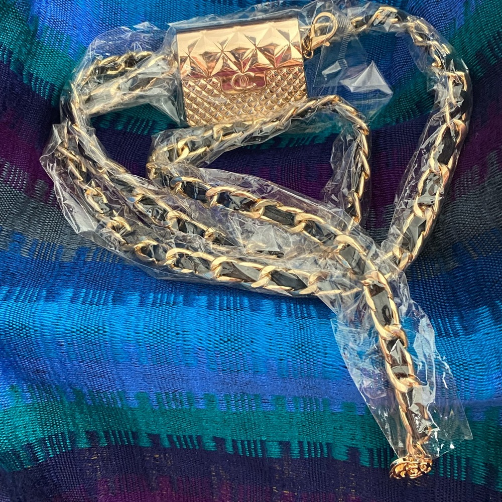 Gold chain belt!